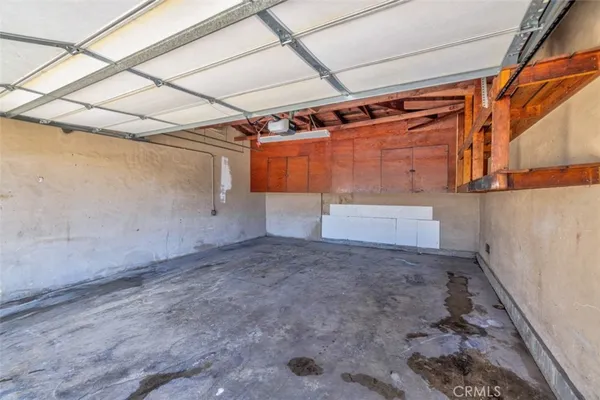 a view of a garage