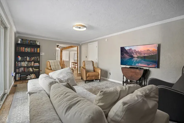 $304,999 | 102 East Hillsboro Drive, Pendleton, IN 46064