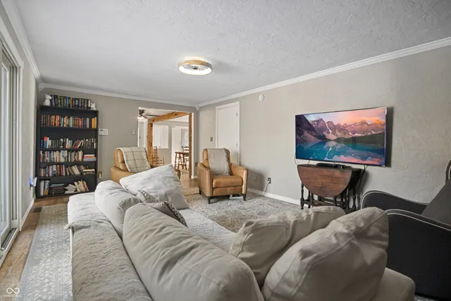 $309,000 | 102 East Hillsboro Drive, Pendleton, IN 46064