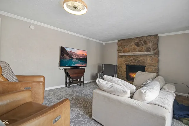 $309,000 | 102 East Hillsboro Drive, Pendleton, IN 46064