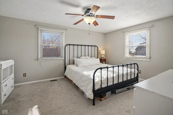 $304,999 | 102 East Hillsboro Drive, Pendleton, IN 46064