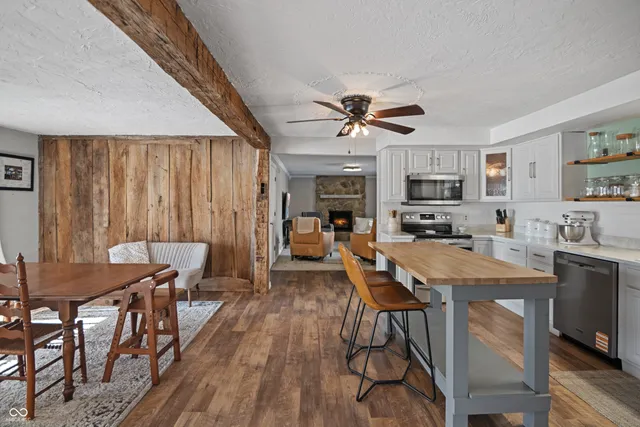 $309,000 | 102 East Hillsboro Drive, Pendleton, IN 46064