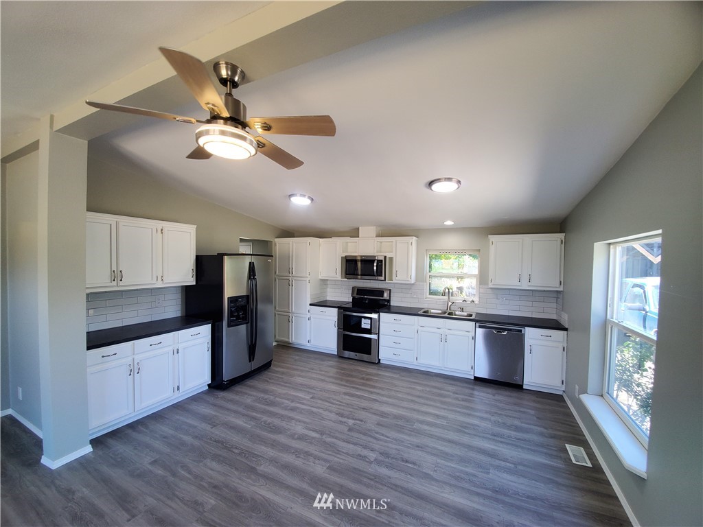165 Duck Lake Road Omak, WA 98841 - Photo 6 of 31