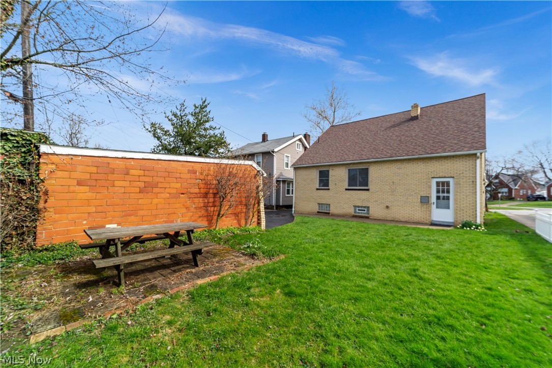6098 Manchester Road Parma, OH 44129 - Photo 39 of 41