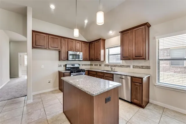 $2,499 | 12441 Woods Edge Trail, Fort Worth, TX 76244