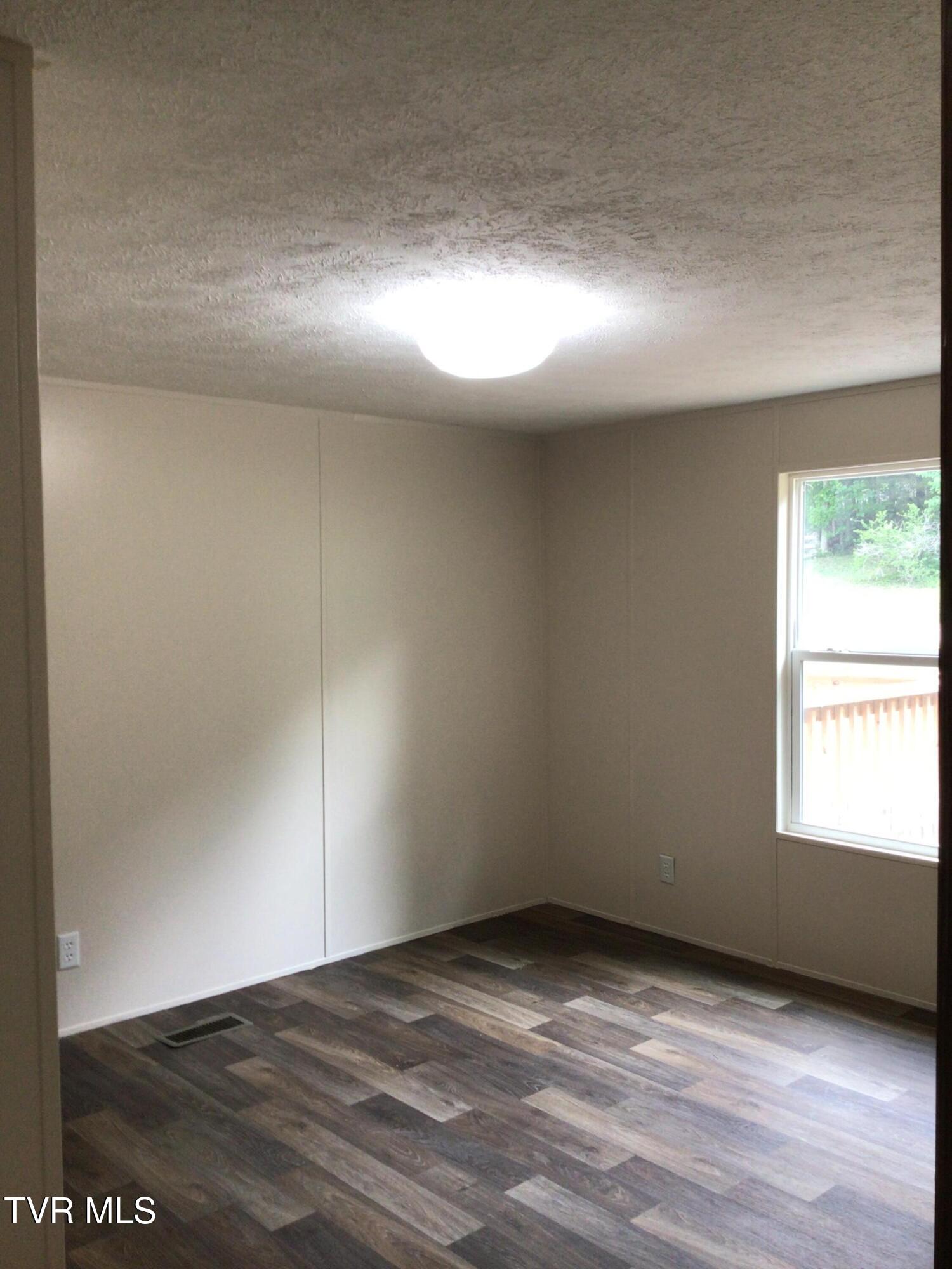 421 Dog Walk Road Greeneville, TN 37745 - Photo 21 of 30 IMG_6522