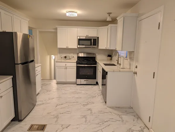 $215,000 | 1722 168th Street, Hazel Crest, IL 60429