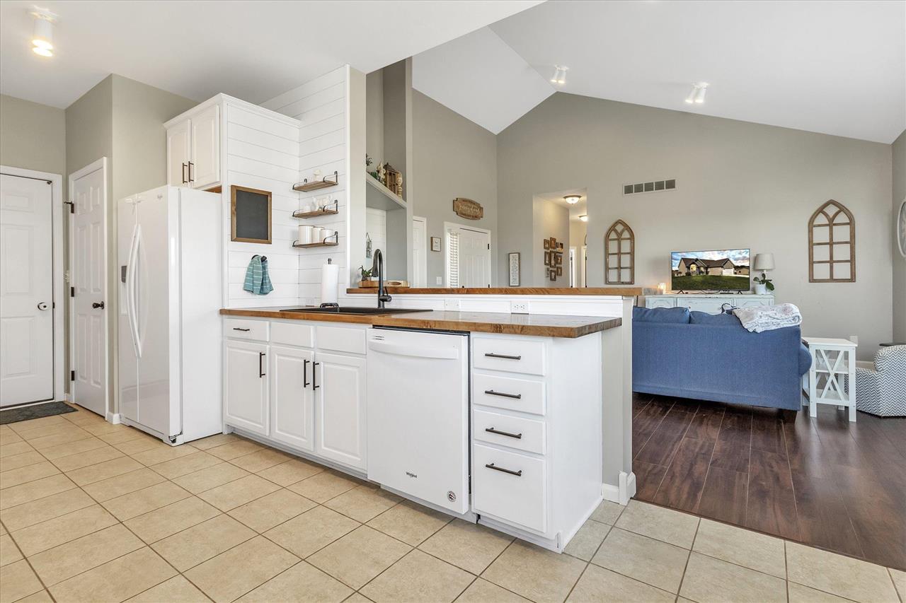 1516 South Cummings Road Davison, MI 48423 - Photo 9 of 37 50055744-8.JPG