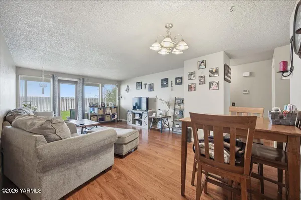 $685,000 | 3506 West 1st Avenue, Kennewick, WA 99336