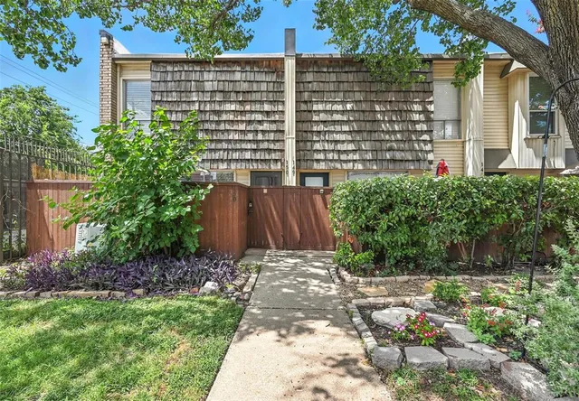 $160,000 | 2702 Douglas Avenue, Unit 150, Dallas, TX 75219