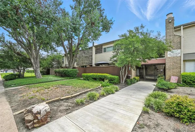 $160,000 | 2702 Douglas Avenue, Unit 150, Dallas, TX 75219