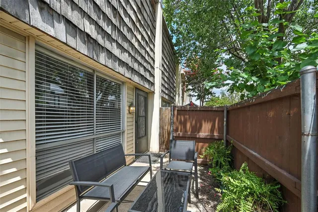 $160,000 | 2702 Douglas Avenue, Unit 150, Dallas, TX 75219