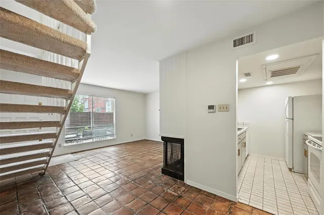 $160,000 | 2702 Douglas Avenue, Unit 150, Dallas, TX 75219