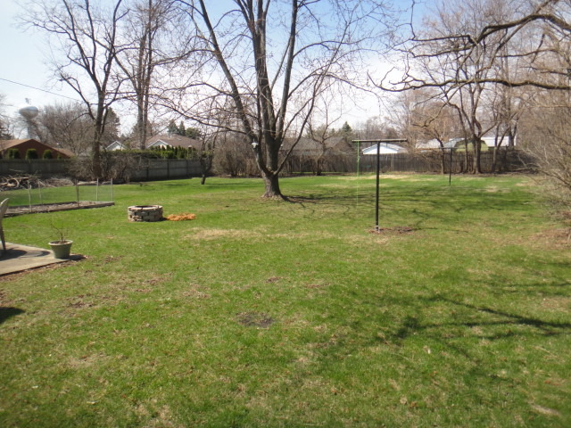 5718 South Peck Avenue Countryside, IL 60525 - Photo 11 of 12 a view of a park with large trees