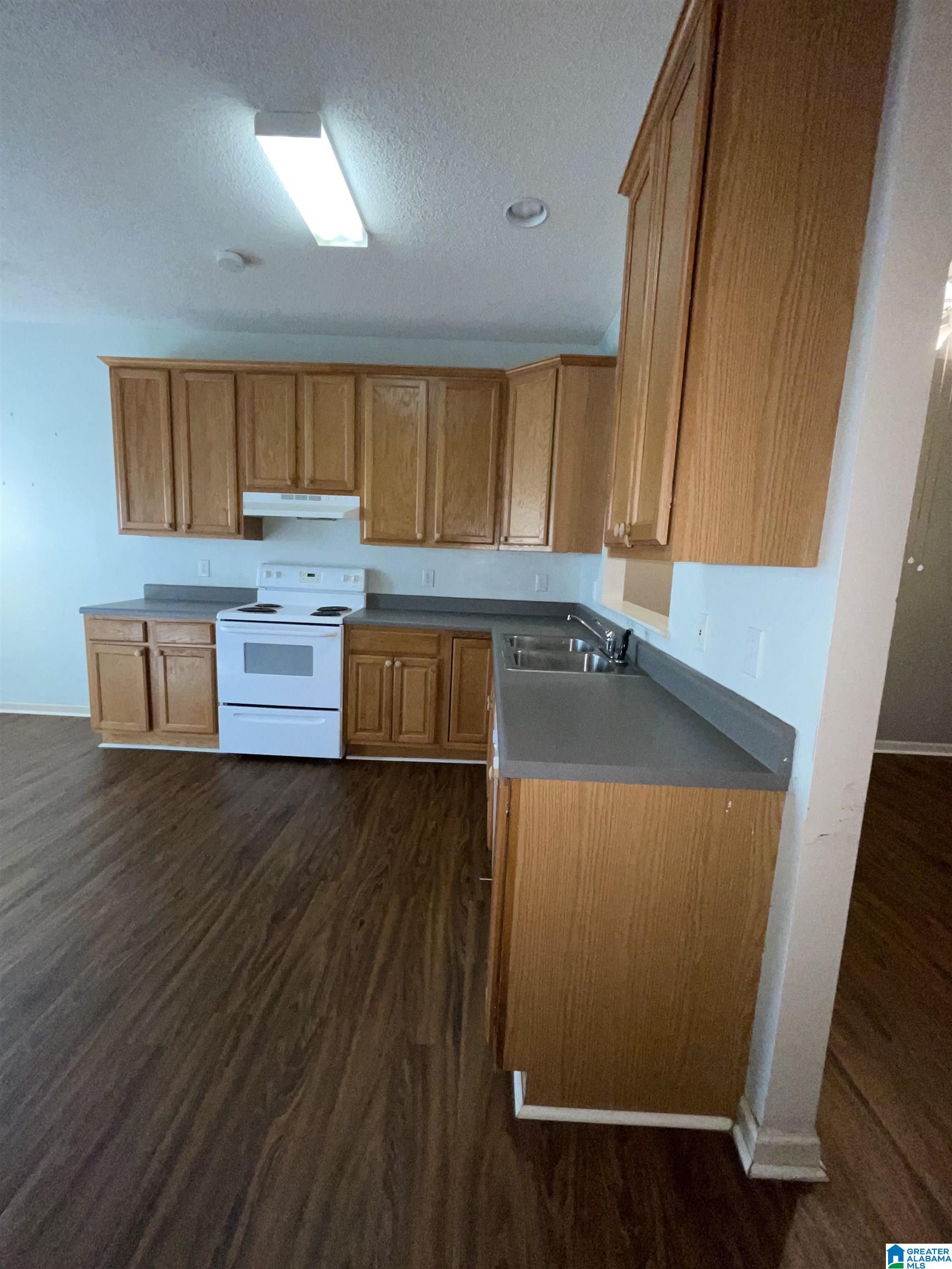 1829 Copperfield Lane Center Point, AL 35215 - Photo 4 of 12