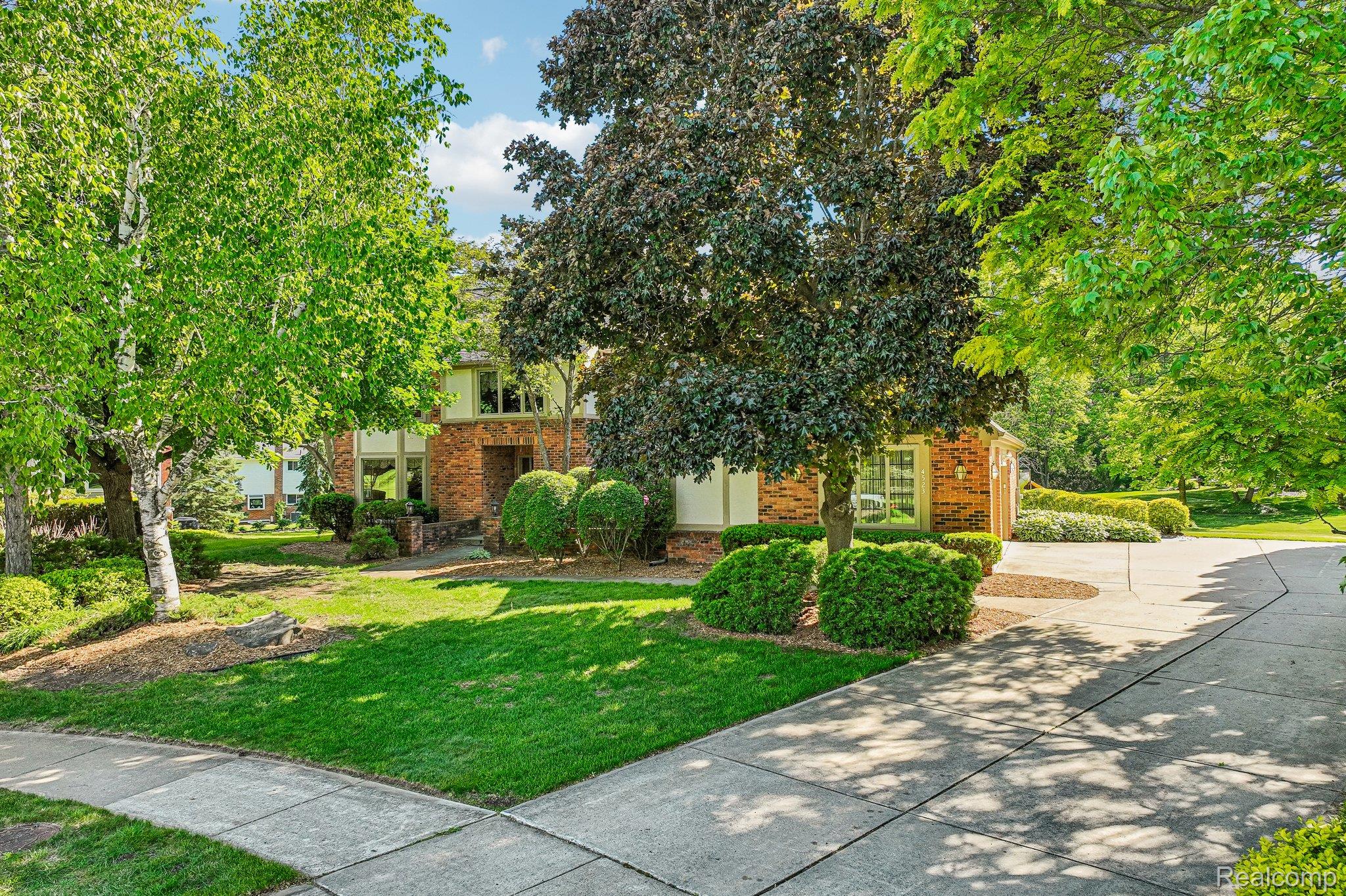 4523 Rivers Edge Drive Troy, MI 48098 - Photo 60 of 66 61-web-or-mls-Rivers Edge Dr-S0306-061.jpg