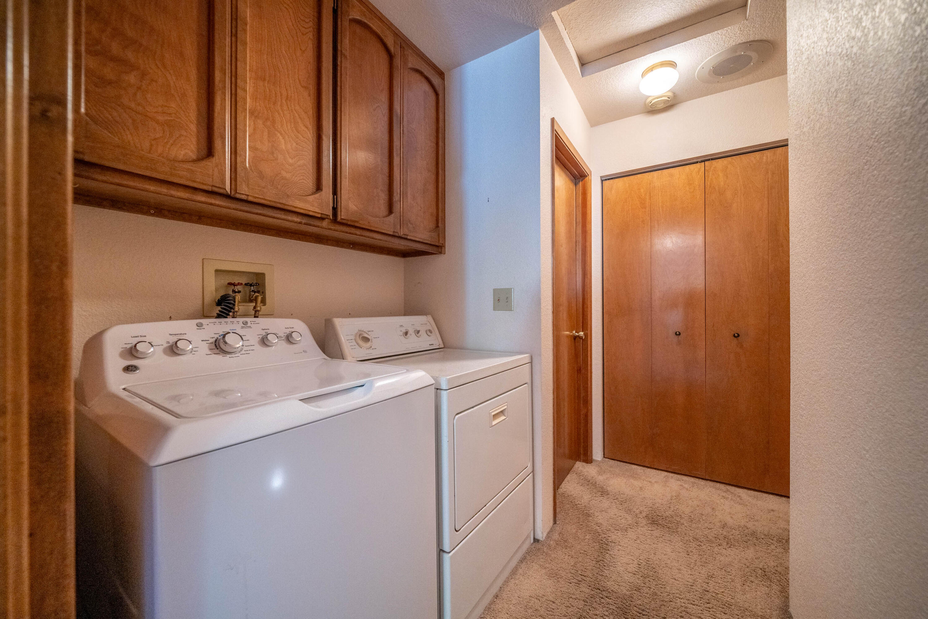 2285 Snow Lane Redding, CA 96003 - Photo 25 of 45 a utility room with dryer and washer