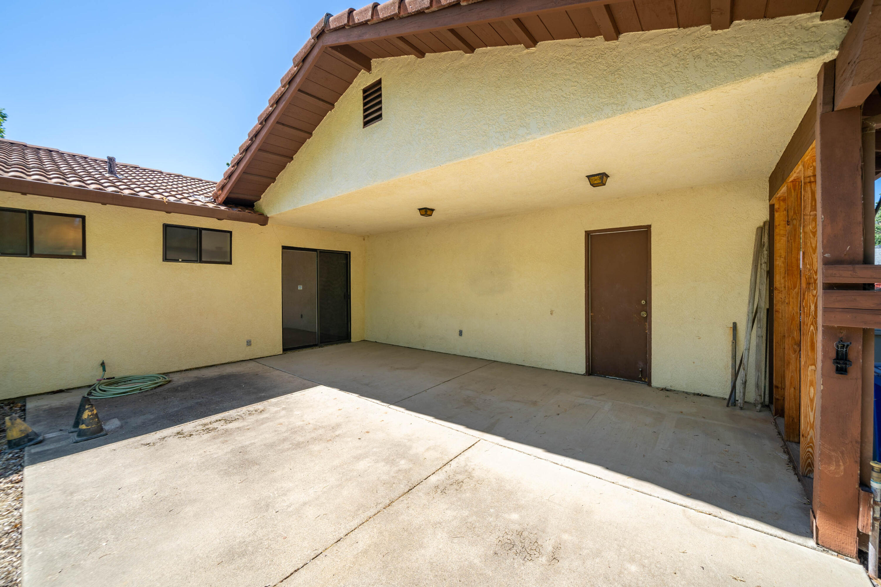 2285 Snow Lane Redding, CA 96003 - Photo 27 of 45 a view of a house basement