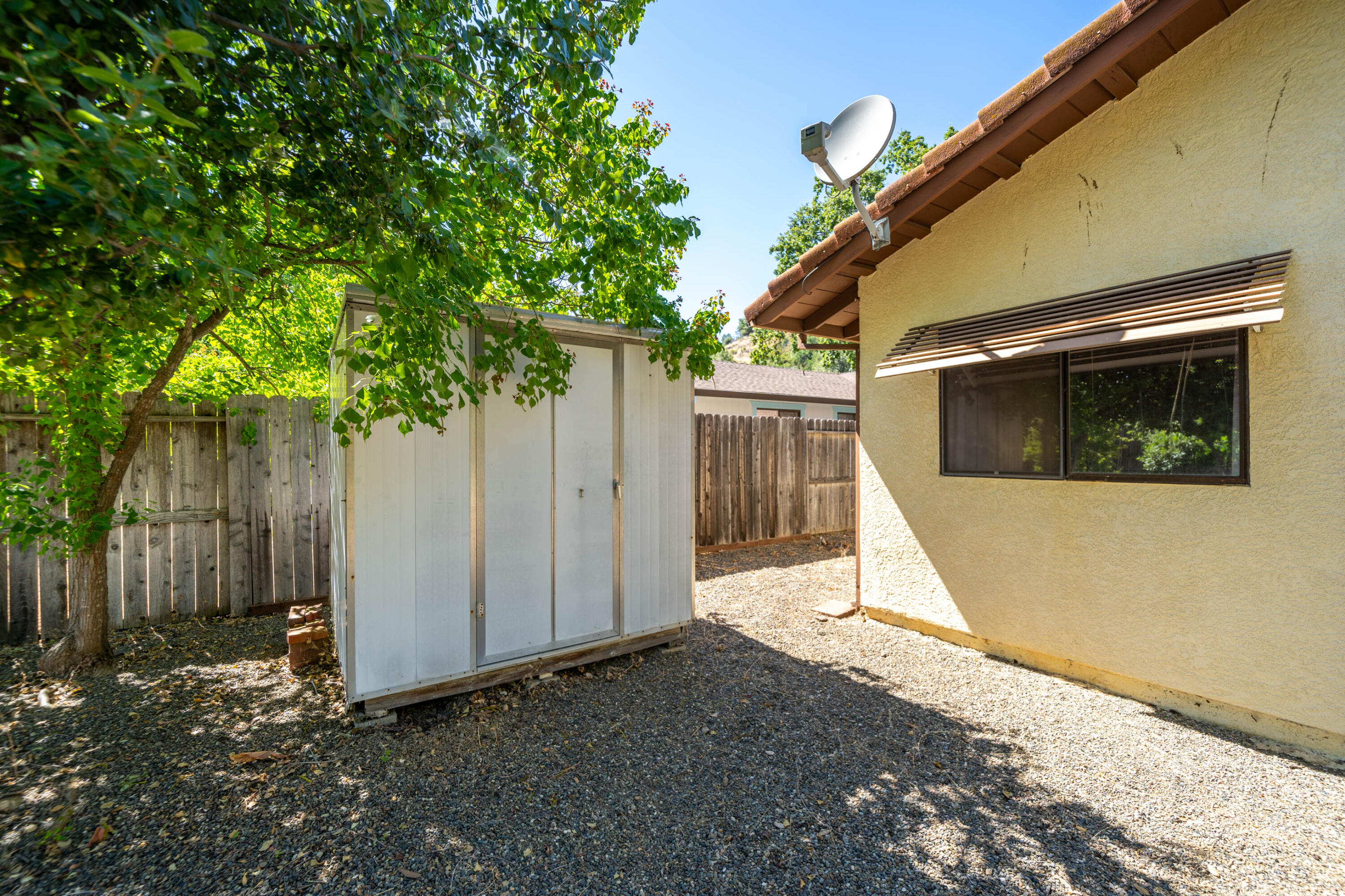 2285 Snow Lane Redding, CA 96003 - Photo 33 of 45 a view of outdoor space and yard