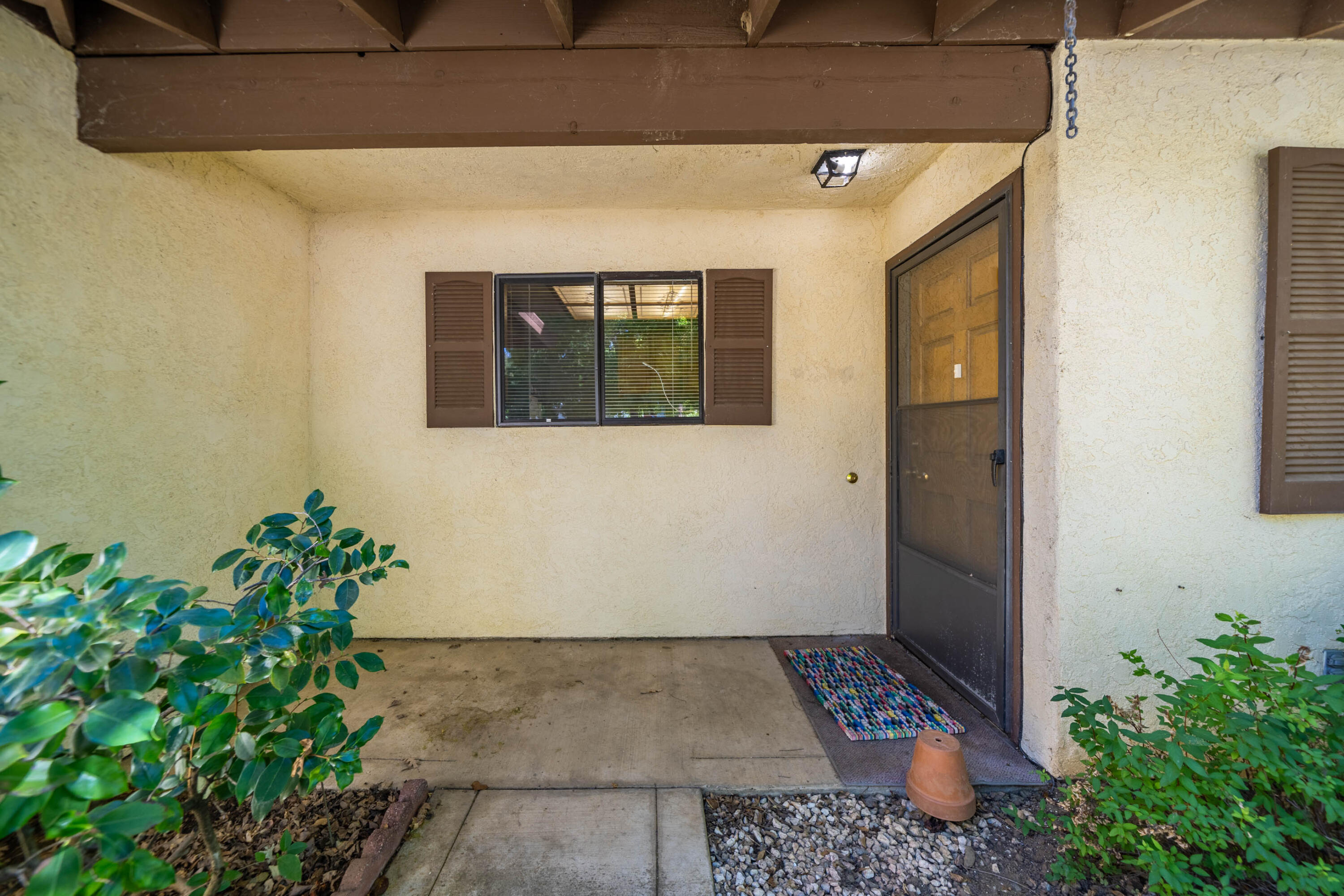 2285 Snow Lane Redding, CA 96003 - Photo 8 of 45 a front view of a house