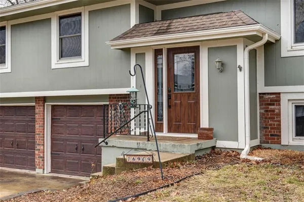 $259,000 | 16909 East 3rd Street, Independence, MO 64056