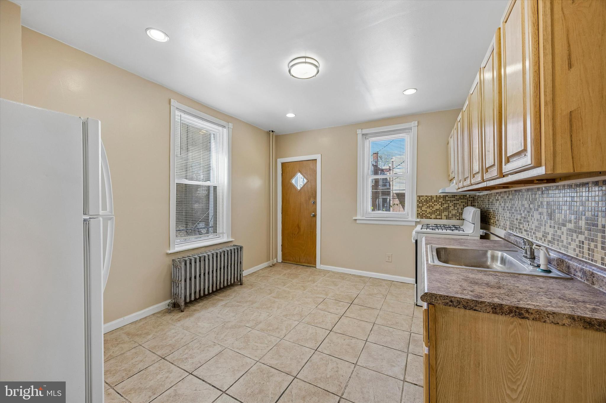 6422 North Lambert Street Philadelphia, PA 19138 - Photo 3 of 15