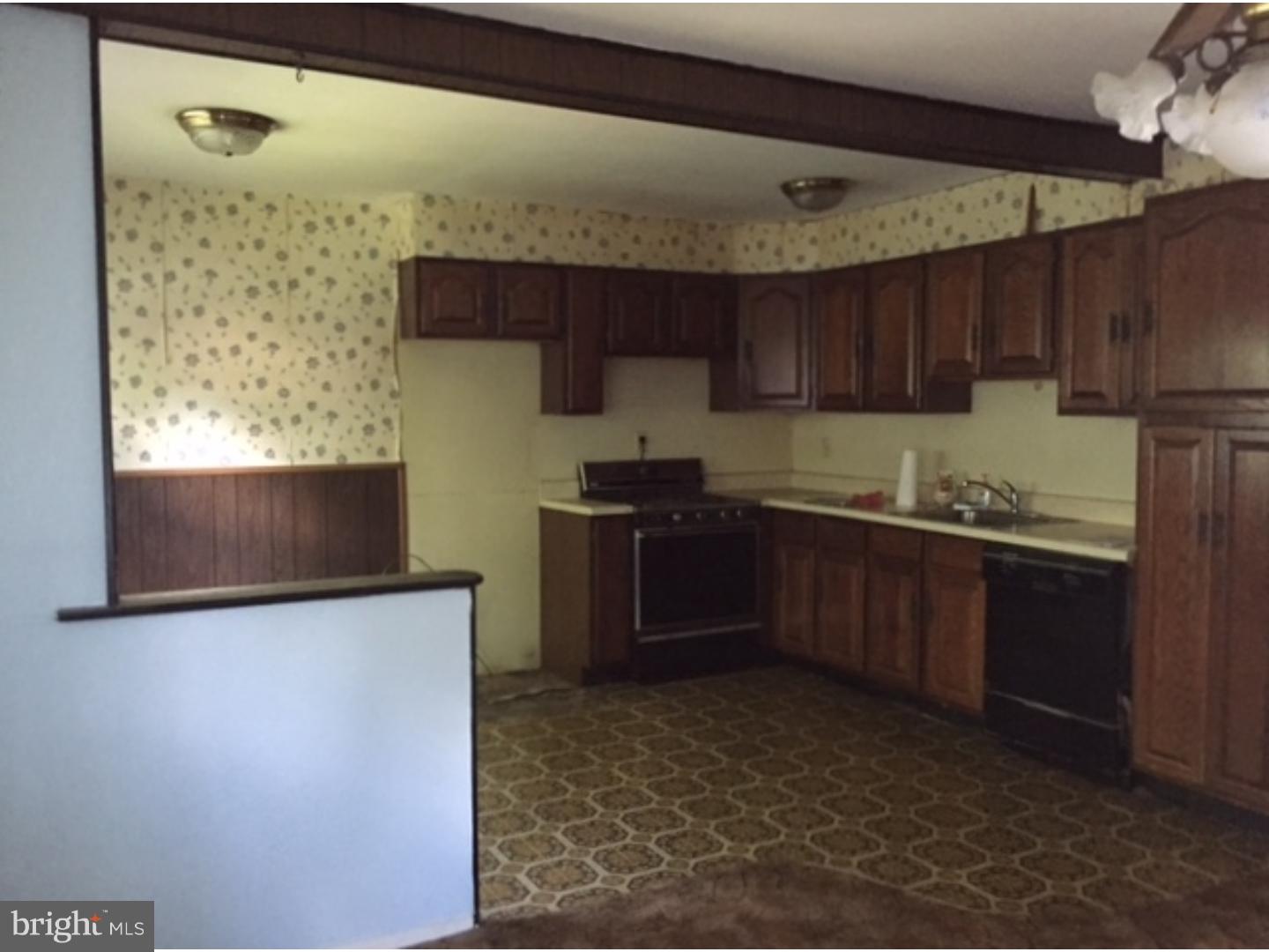 12409 Barbary Road Philadelphia, PA 19154 - Photo 5 of 23