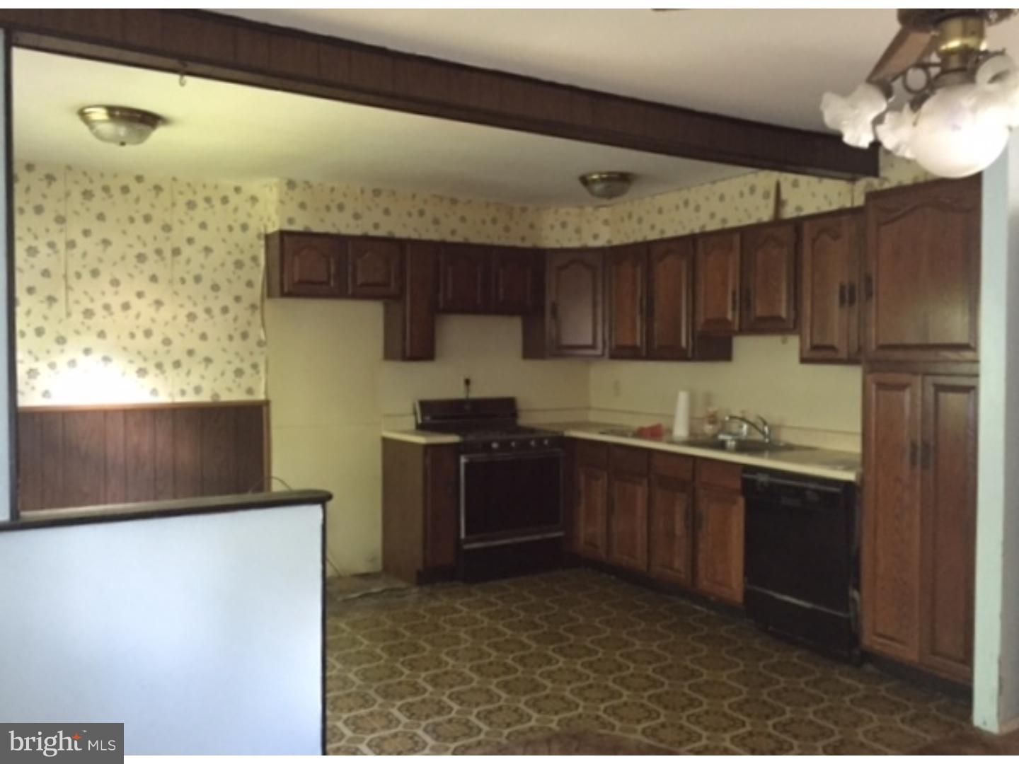 12409 Barbary Road Philadelphia, PA 19154 - Photo 6 of 23
