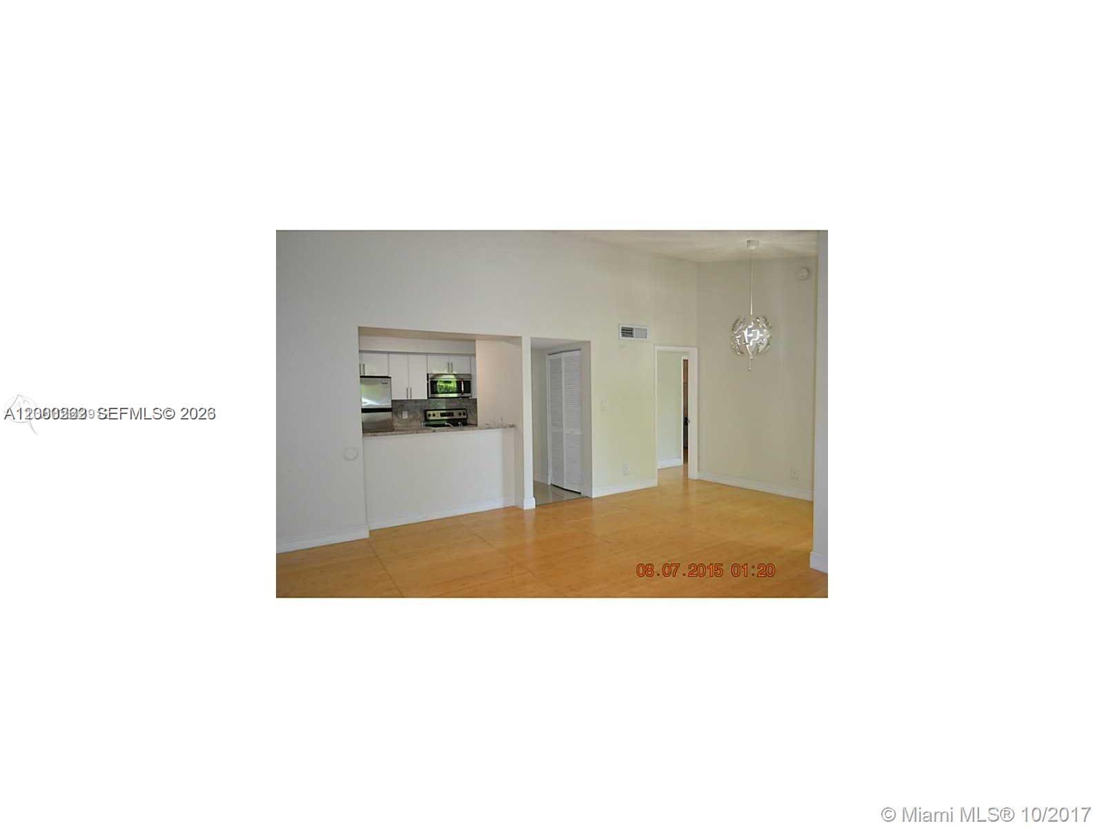 620 South Park Road, Unit 312 Hollywood, FL 33021 - Photo 3 of 20 a picture of a living room
