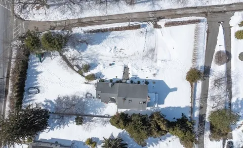 $1,800,000 | 1 Squirrel Hill Lane, Hingham, MA 02043