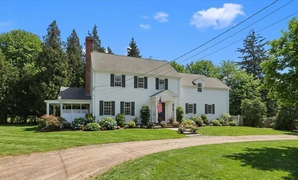 $1,800,000 | 1 Squirrel Hill Lane, Hingham, MA 02043