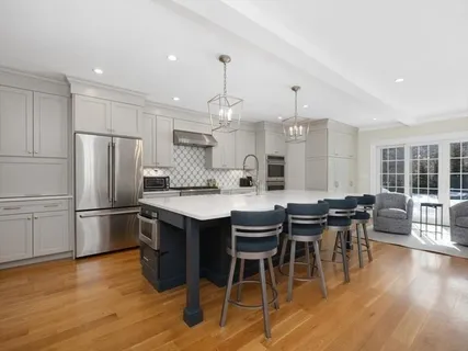 $1,800,000 | 1 Squirrel Hill Lane, Hingham, MA 02043