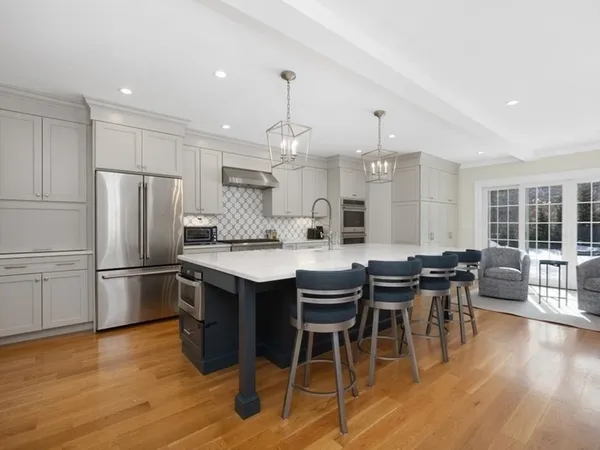 $1,800,000 | 1 Squirrel Hill Lane, Hingham, MA 02043