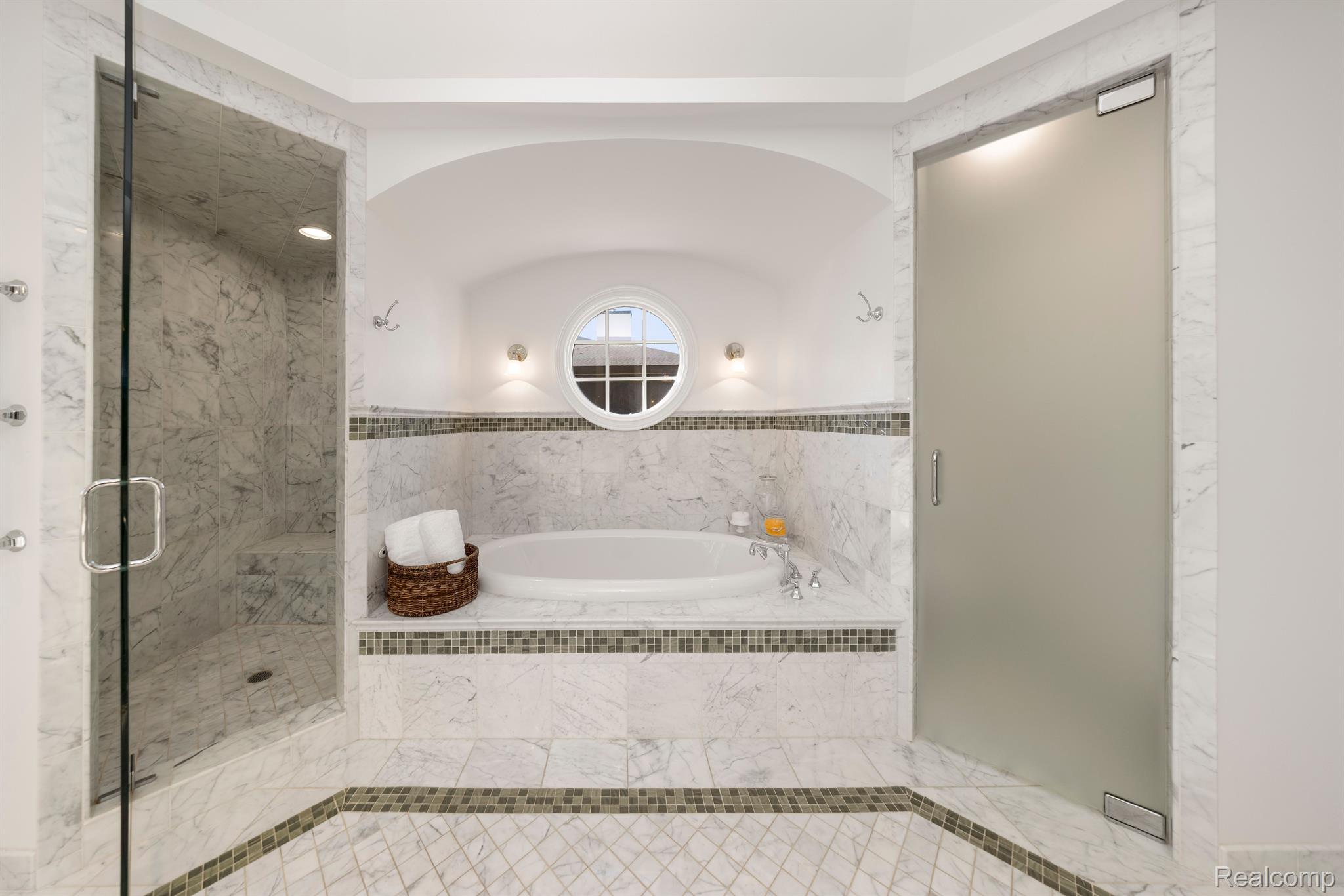4326 Commerce Road West Bloomfield, MI 48324 - Photo 27 of 75