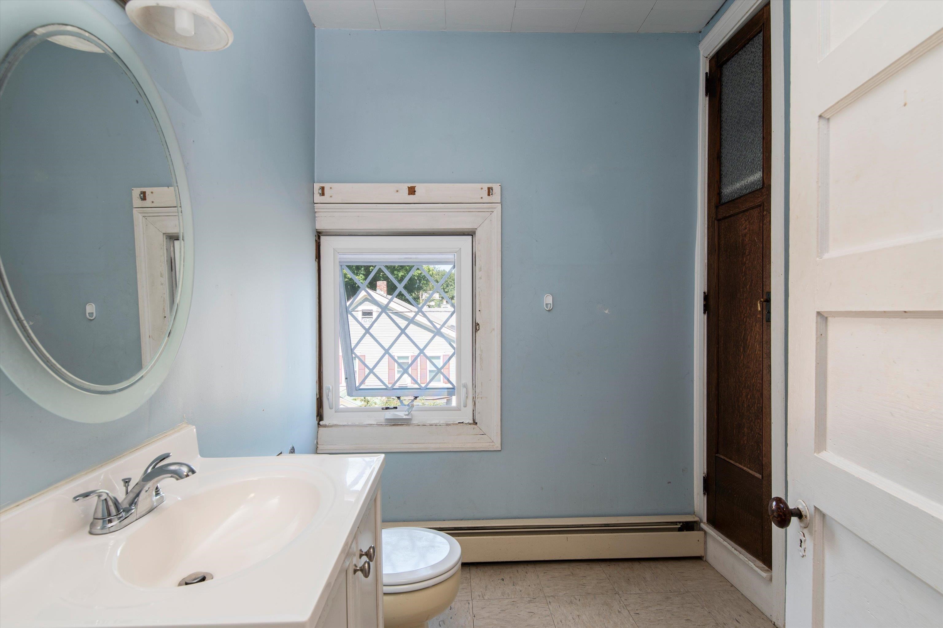 26 South Street Rockingham, VT 05101 - Photo 2 of 40