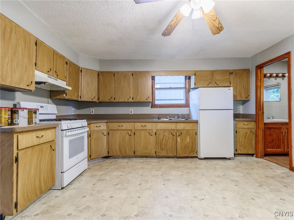 308 Howk Street Watertown, NY 13601 - Photo 16 of 31