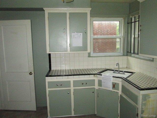 19414 Ryan Road Detroit, MI 48234 - Photo 9 of 12 261-711868-kitchen.JPG