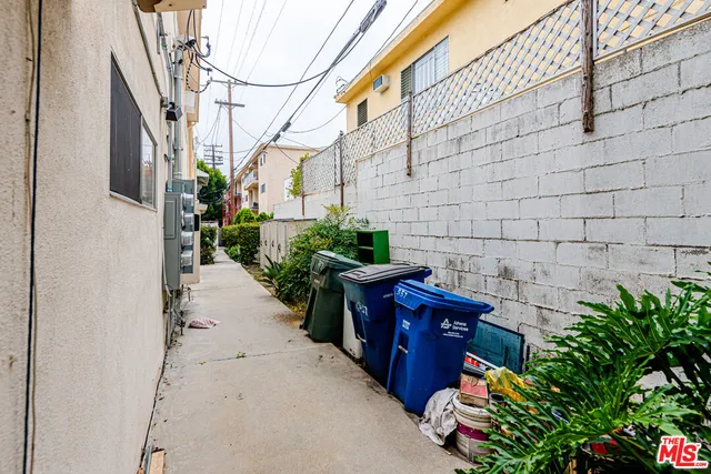 $2,495,000 | 553 North Flores Street, West Hollywood, CA 90048