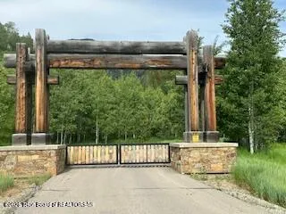 $1,700,000 | 11-12 Windsong Way, Alpine, WY 83128