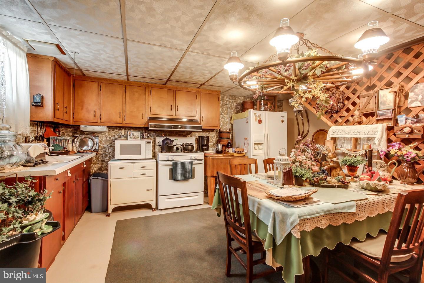 7069 Pigeon Hill Road Spring Grove, PA 17362 - Photo 16 of 25