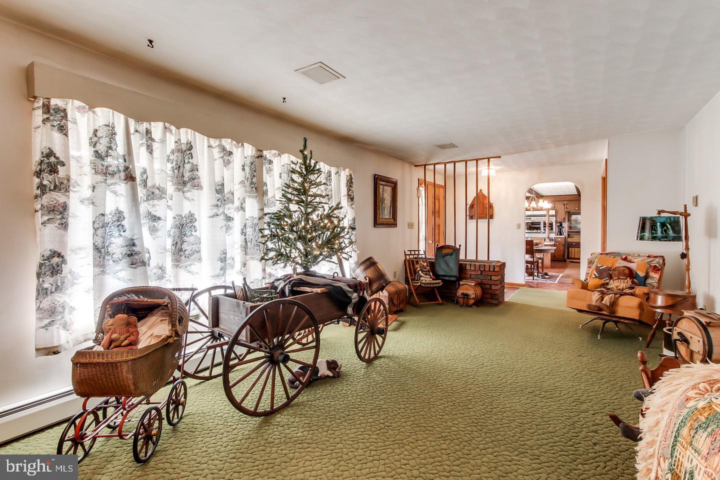 7069 Pigeon Hill Road Spring Grove, PA 17362 - Photo 4 of 25