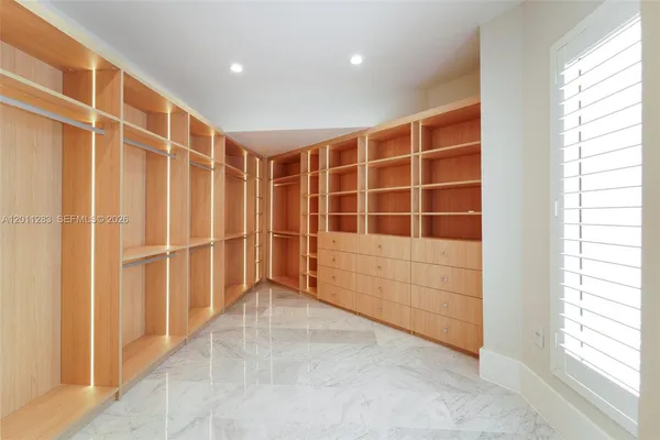 $11,500 | 1981 South Oak Haven Circle, Unit 1981, Miami, FL 33179