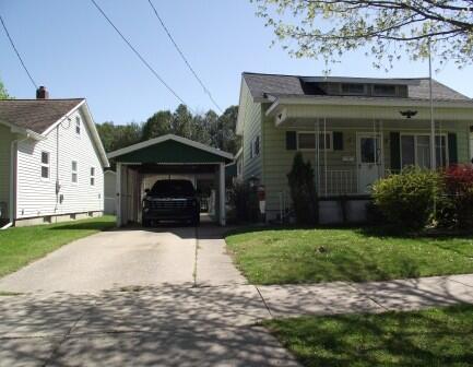 365 7th Street Manistee, MI 49660 - Photo 3 of 33 1b