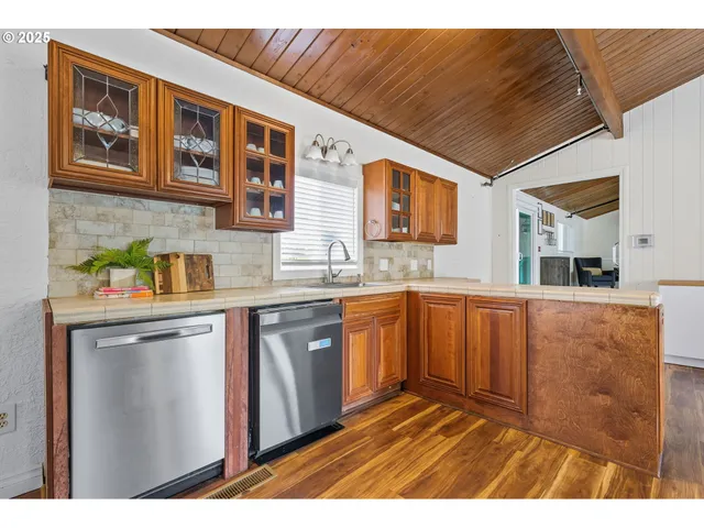 $1,250,000 | 19824 South Butte Road, Beavercreek, OR 97004