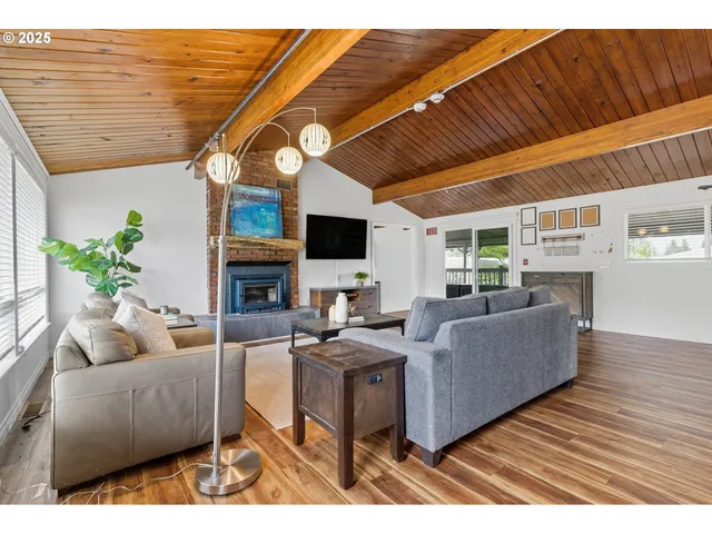 $1,250,000 | 19824 South Butte Road, Beavercreek, OR 97004