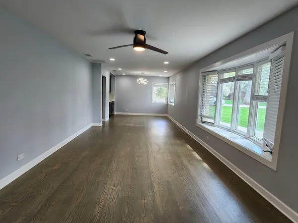 $699,900 | 88 Gromer Road, Elgin, IL 60120
