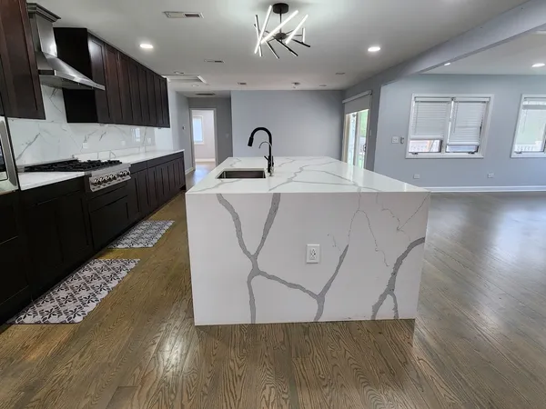 $699,900 | 88 Gromer Road, Elgin, IL 60120