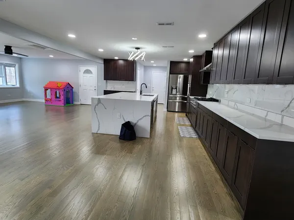 $699,900 | 88 Gromer Road, Elgin, IL 60120
