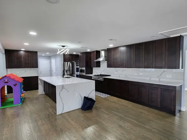 $699,900 | 88 Gromer Road, Elgin, IL 60120