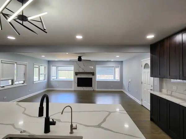 $699,900 | 88 Gromer Road, Elgin, IL 60120
